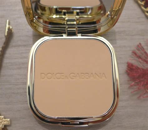 dolce and gabbana powder foundation.